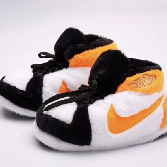 - Nike Dunk Nike Air Jordan womens slippers big Puffy  Brand New Halloween… - Picture 1 of 6